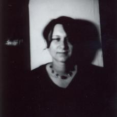 Karine, face, tirage, sténopé, 2001.